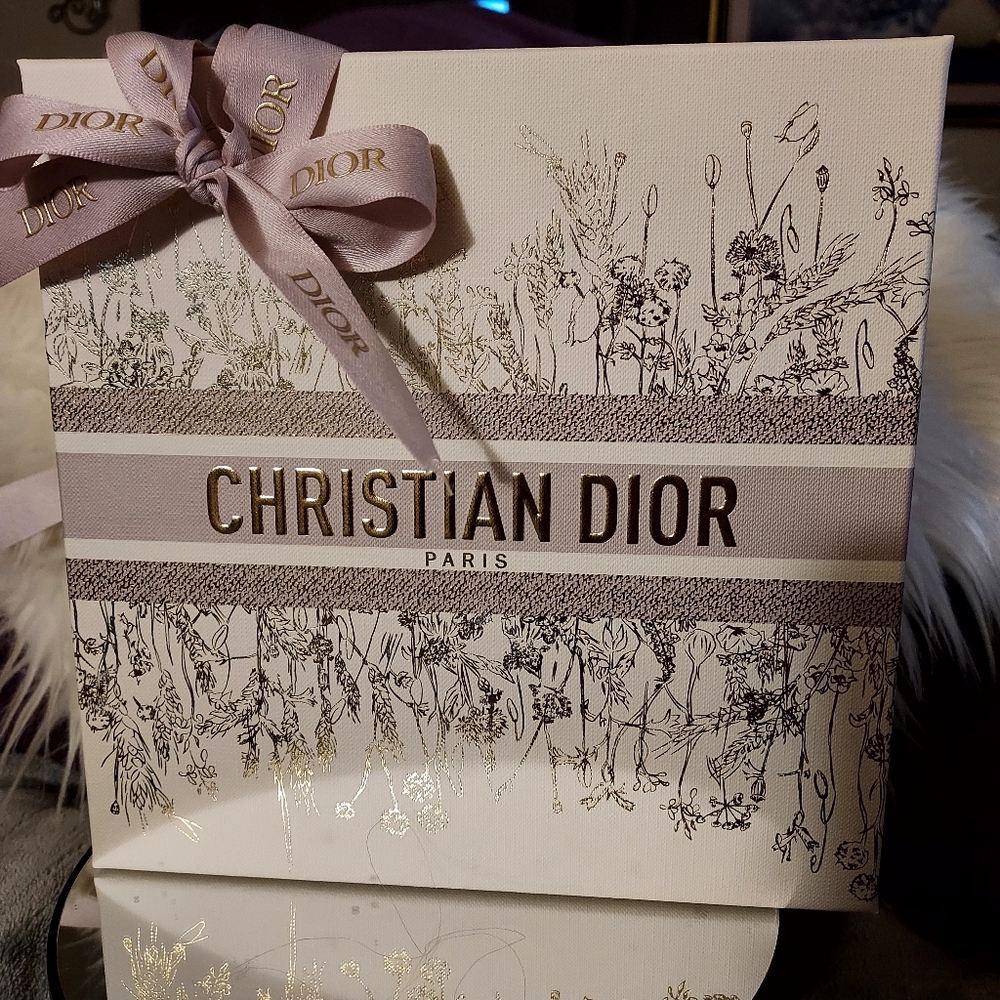 NEW Dior Floral Box & Matching Ribbon 🎀